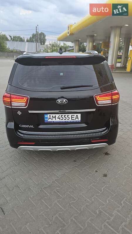 Минивэн Kia Carnival 2014 в Житомире