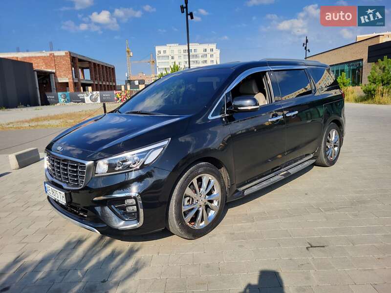 Минивэн Kia Carnival 2018 в Хмельницком
