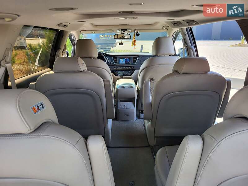 Минивэн Kia Carnival 2018 в Хмельницком