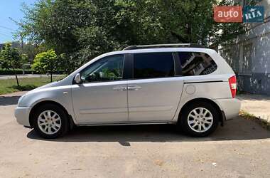 Минивэн Kia Carnival 2006 в Черновцах