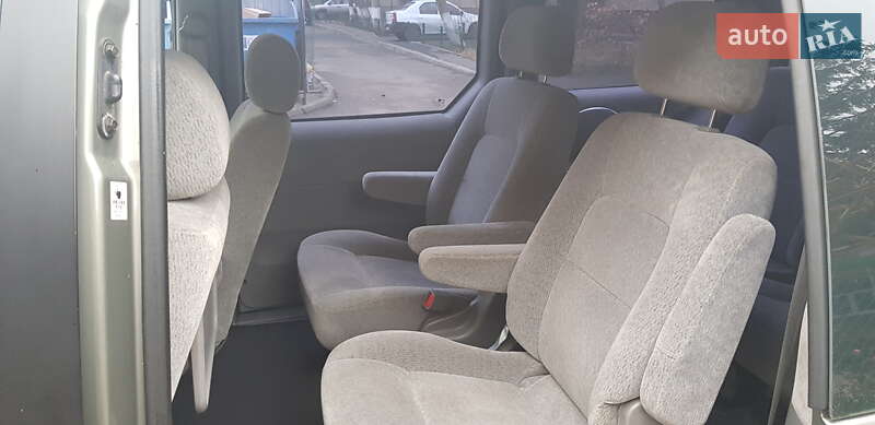 Мінівен Kia Carnival 2004 в Одесі