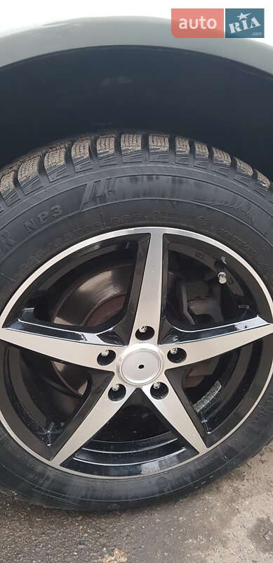 Мінівен Kia Carnival 2004 в Одесі