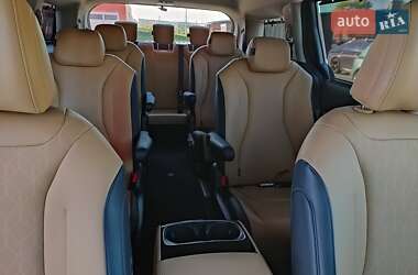 Минивэн Kia Carnival 2021 в Киеве