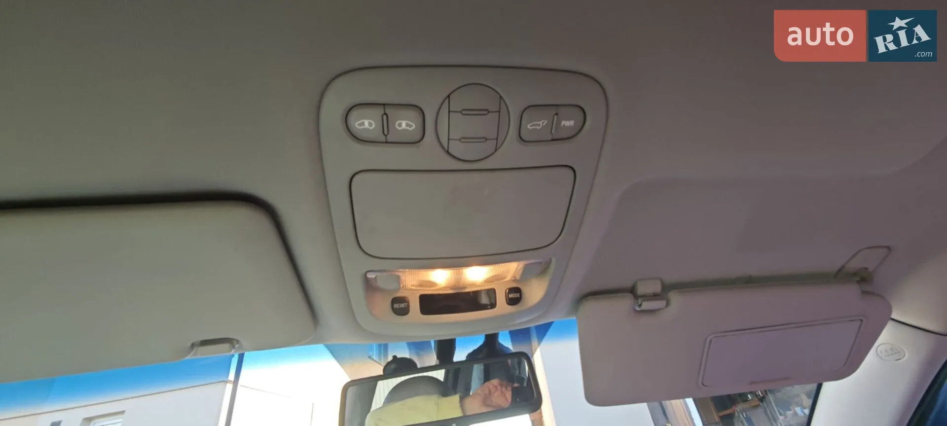 2010 Kia Carnival - мініатюра 5