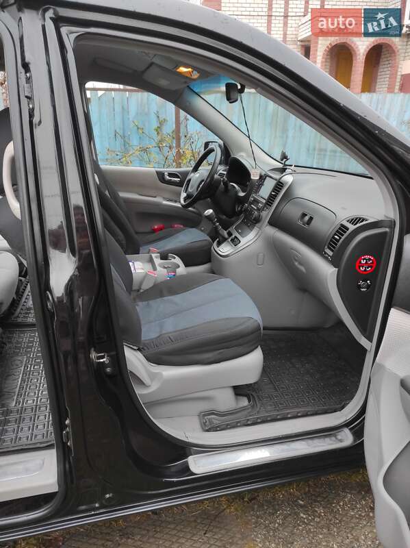 Мінівен Kia Carnival 2006 в Чернігові