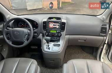 Мінівен Kia Carnival 2011 в Харкові