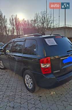 Минивэн Kia Carnival 2012 в 