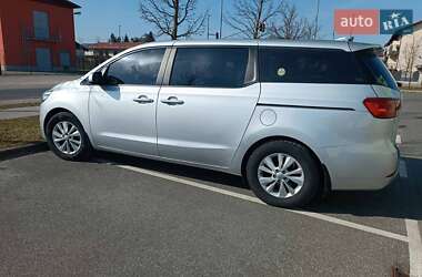 Мінівен Kia Carnival 2016 в Дніпрі