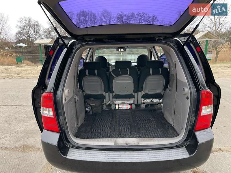 Минивэн Kia Carnival 2008 в Балаклее