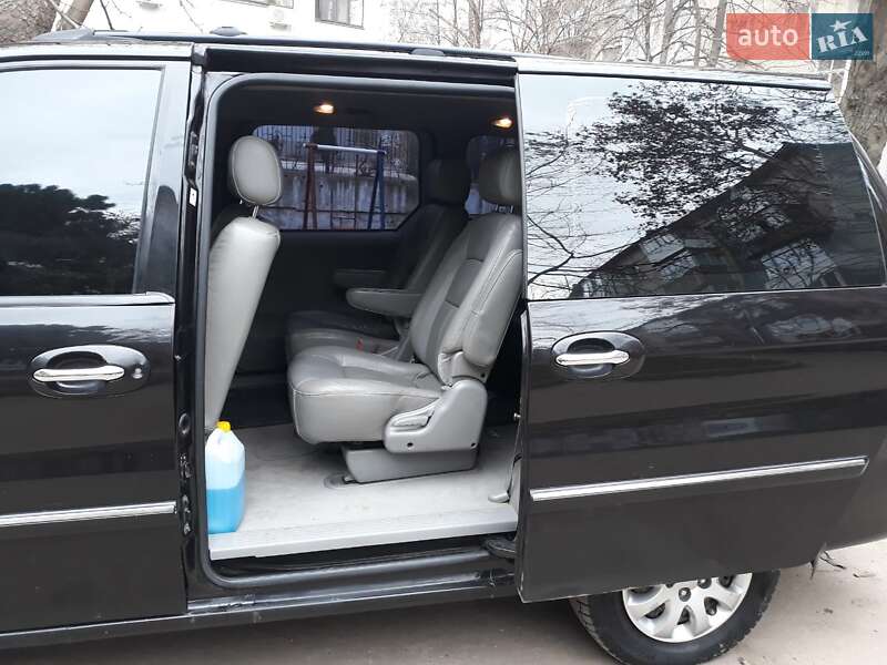 Минивэн Kia Carnival 2006 в Одессе