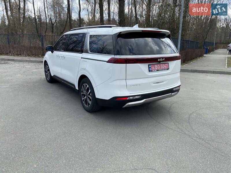 Минивэн Kia Carnival 2023 в Киеве
