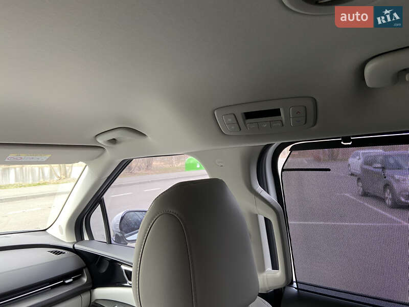 Минивэн Kia Carnival 2023 в Киеве