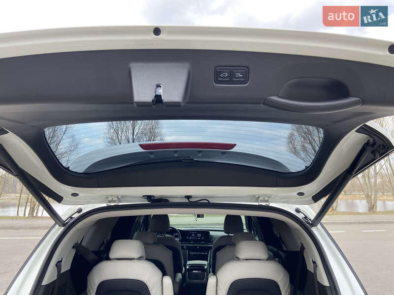 Минивэн Kia Carnival 2023 в Киеве