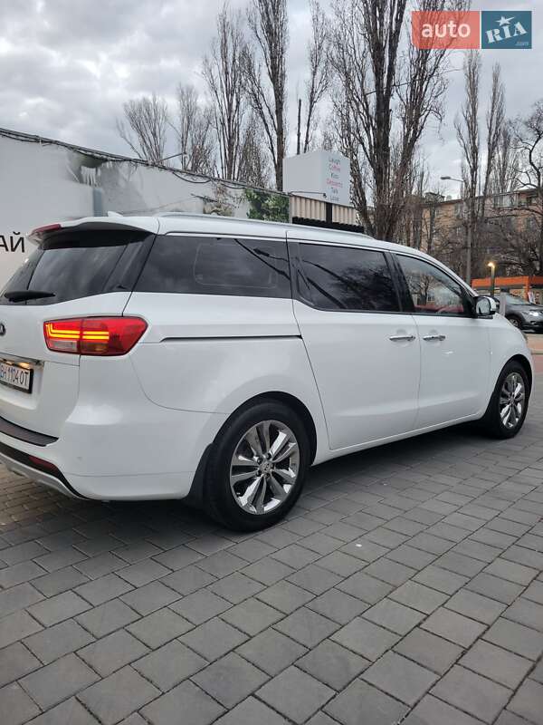 Мінівен Kia Carnival 2017 в Одесі