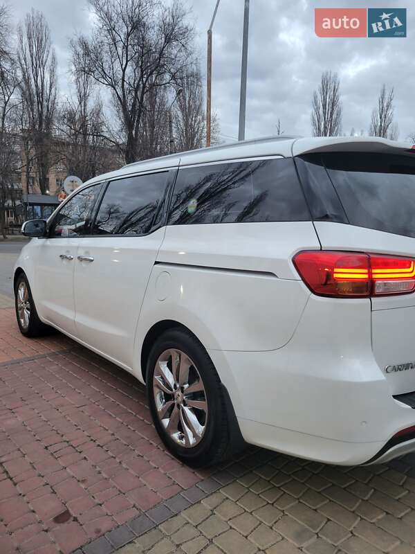 Мінівен Kia Carnival 2017 в Одесі