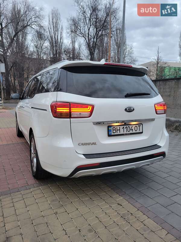 Мінівен Kia Carnival 2017 в Одесі
