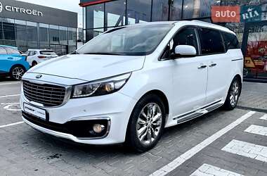 Минивэн Kia Carnival 2017 в 