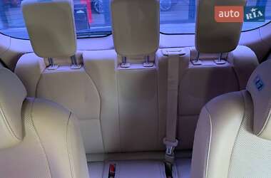 Минивэн Kia Carnival 2017 в 
