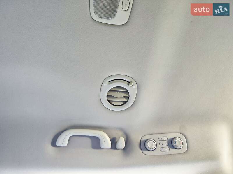 Мінівен Kia Carnival 2007 в Києві