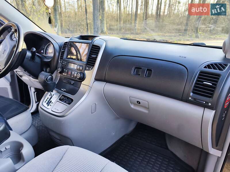 Мінівен Kia Carnival 2007 в Києві