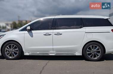 Минивэн Kia Carnival 2019 в 