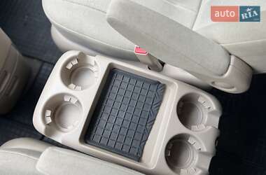 Мінівен Kia Carnival 2008 в 