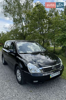 Мінівен Kia Carnival 2012 в Ужгороді