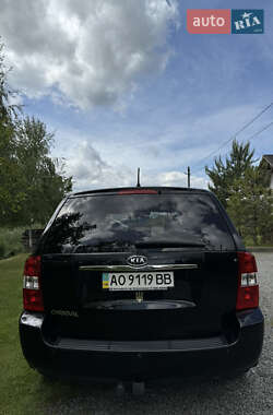 Минивэн Kia Carnival 2012 в 