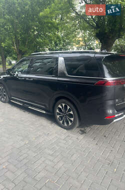 Минивэн Kia Carnival 2021 в 
