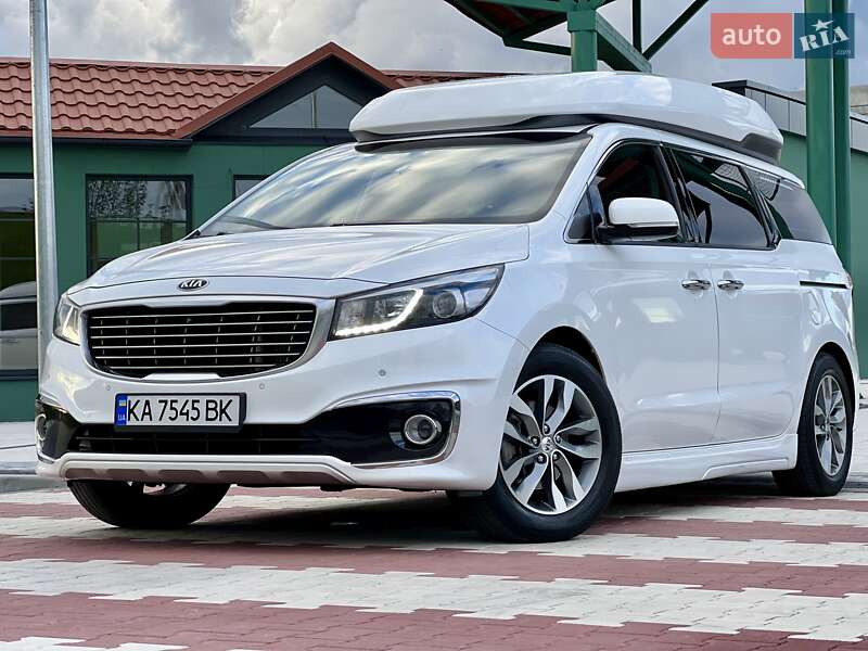 Мінівен Kia Carnival 2017 в 