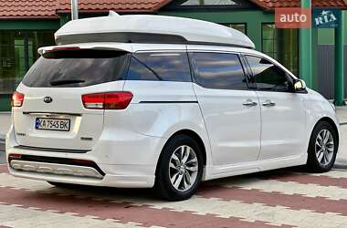 Мінівен Kia Carnival 2017 в 
