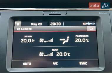 Мінівен Kia Carnival 2017 в 