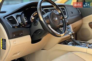 Мінівен Kia Carnival 2017 в 