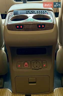 Мінівен Kia Carnival 2017 в 