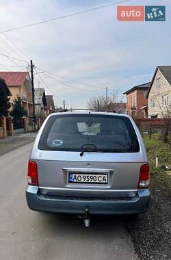 Минивэн Kia Carnival 2002 в 