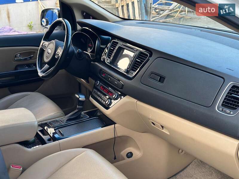 Мінівен Kia Carnival 2017 в Одесі