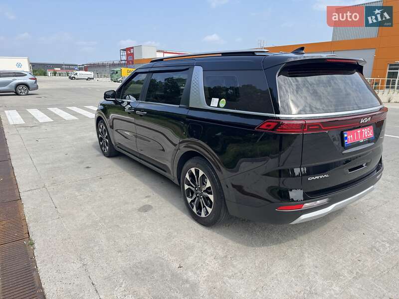 Минивэн Kia Carnival 2022 в Киеве