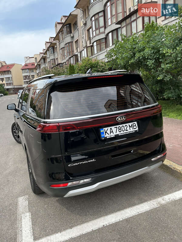 Минивэн Kia Carnival 2021 в Киеве
