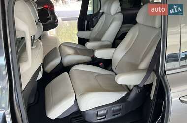 Минивэн Kia Carnival 2023 в 
