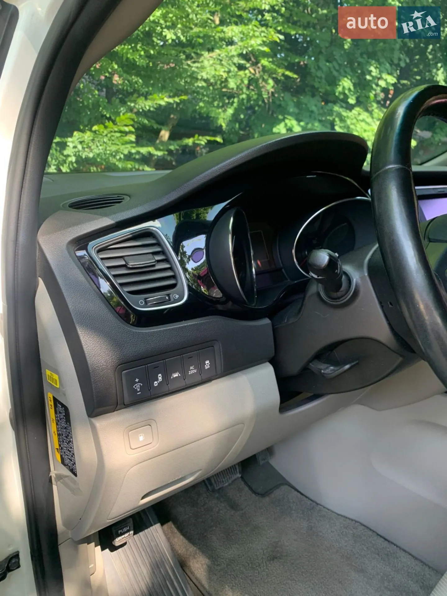 2017 Kia Carnival - мініатюра 8