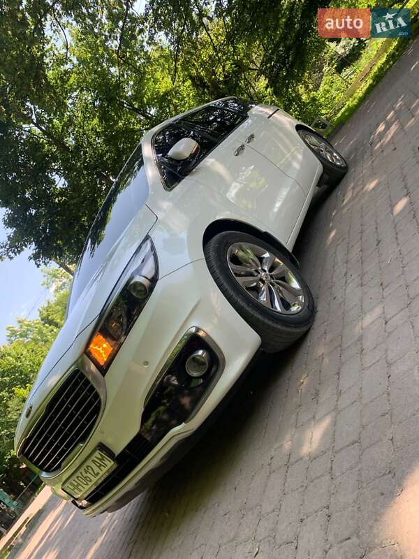 Минивэн Kia Carnival 2017 в Киеве