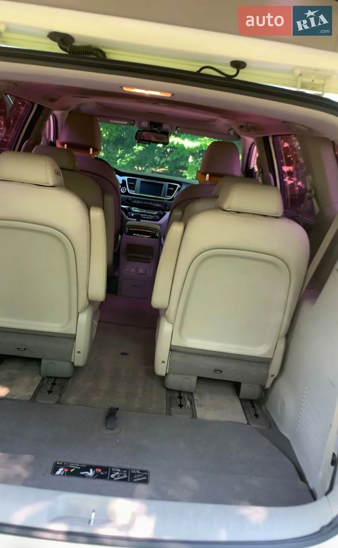 2017 Kia Carnival - мініатюра 23