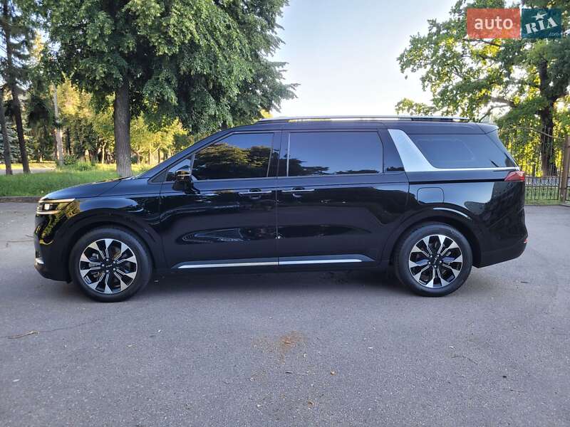 Мінівен Kia Carnival 2023 в Полтаві