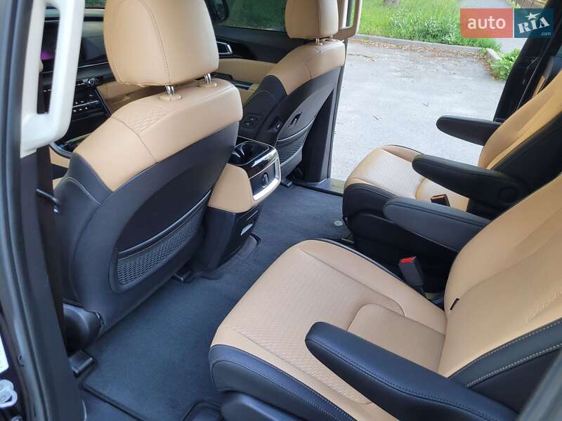 Мінівен Kia Carnival 2023 в Полтаві