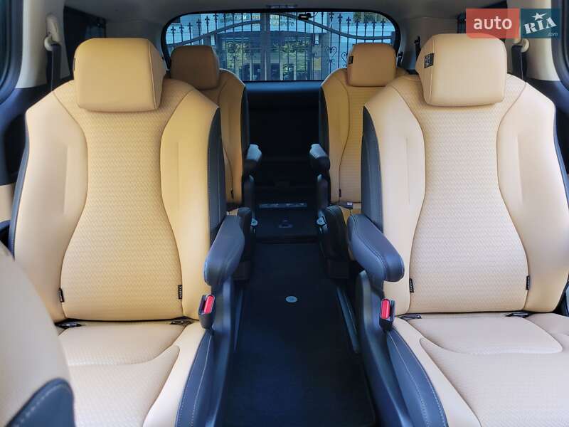 Мінівен Kia Carnival 2023 в Полтаві