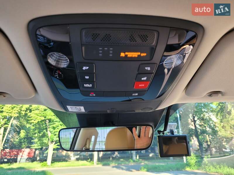 Мінівен Kia Carnival 2023 в Полтаві