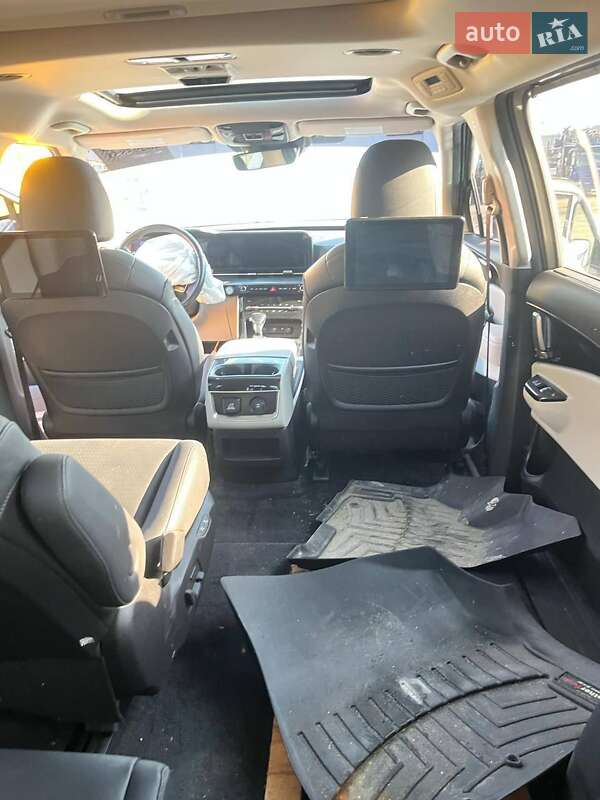 Мінівен Kia Carnival 2021 в Рівному