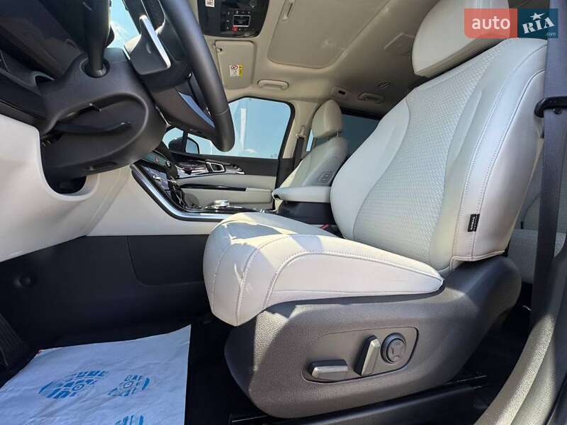Минивэн Kia Carnival 2023 в Киеве