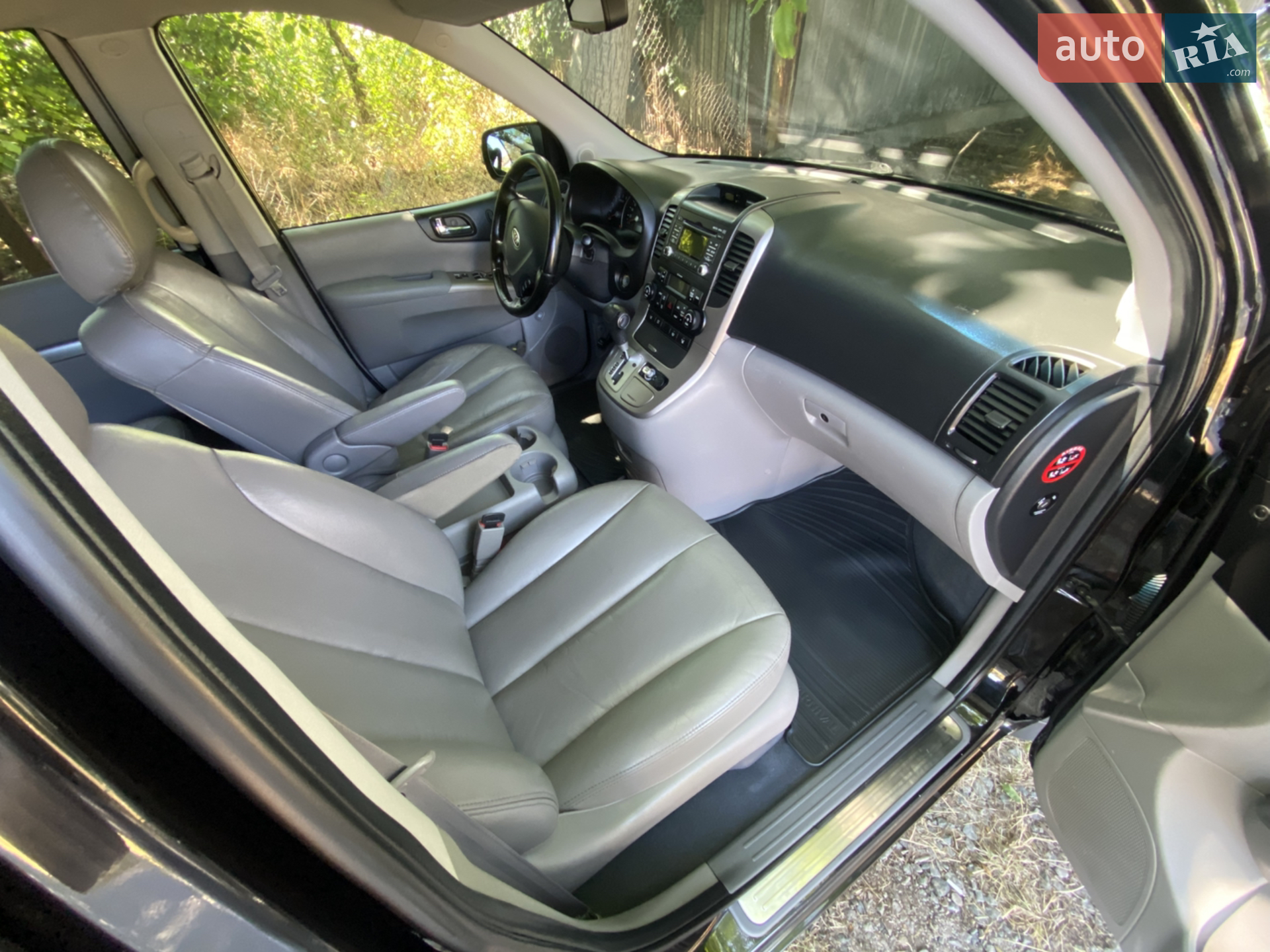 2011 Kia Carnival - мініатюра 2