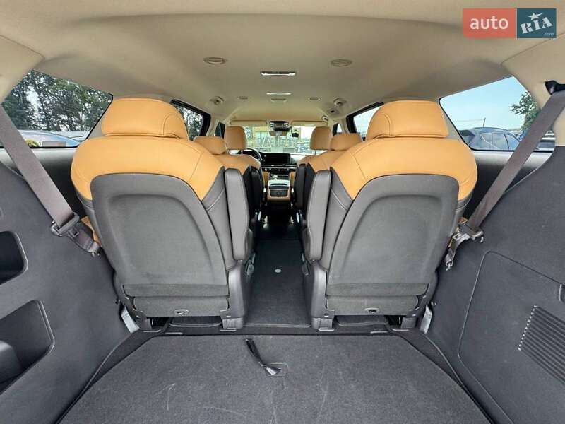 Мінівен Kia Carnival 2021 в Києві